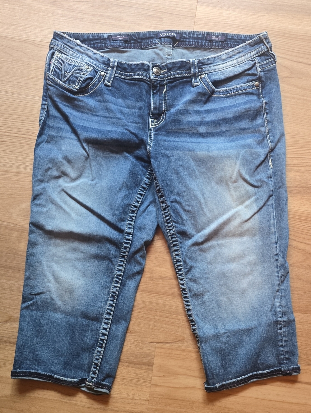 Vigoss Women's Blue Washed Cropped Jeans